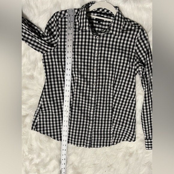 Talbots Dress Shirt, size 4 REDUCED ❗️ - Picture 3 of 8